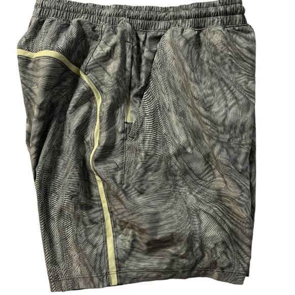 Lululemon Pace Breaker Grey Dimensional Dew Green-Yellow Unlined Shorts 7” - Picture 9 of 12
